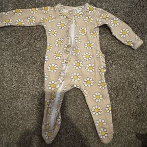 SIIX Daisy baby girl footed pajama 3-6 months